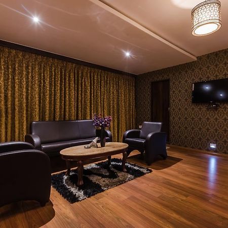 Hotel Peace Park Panvel Zewnętrze zdjęcie